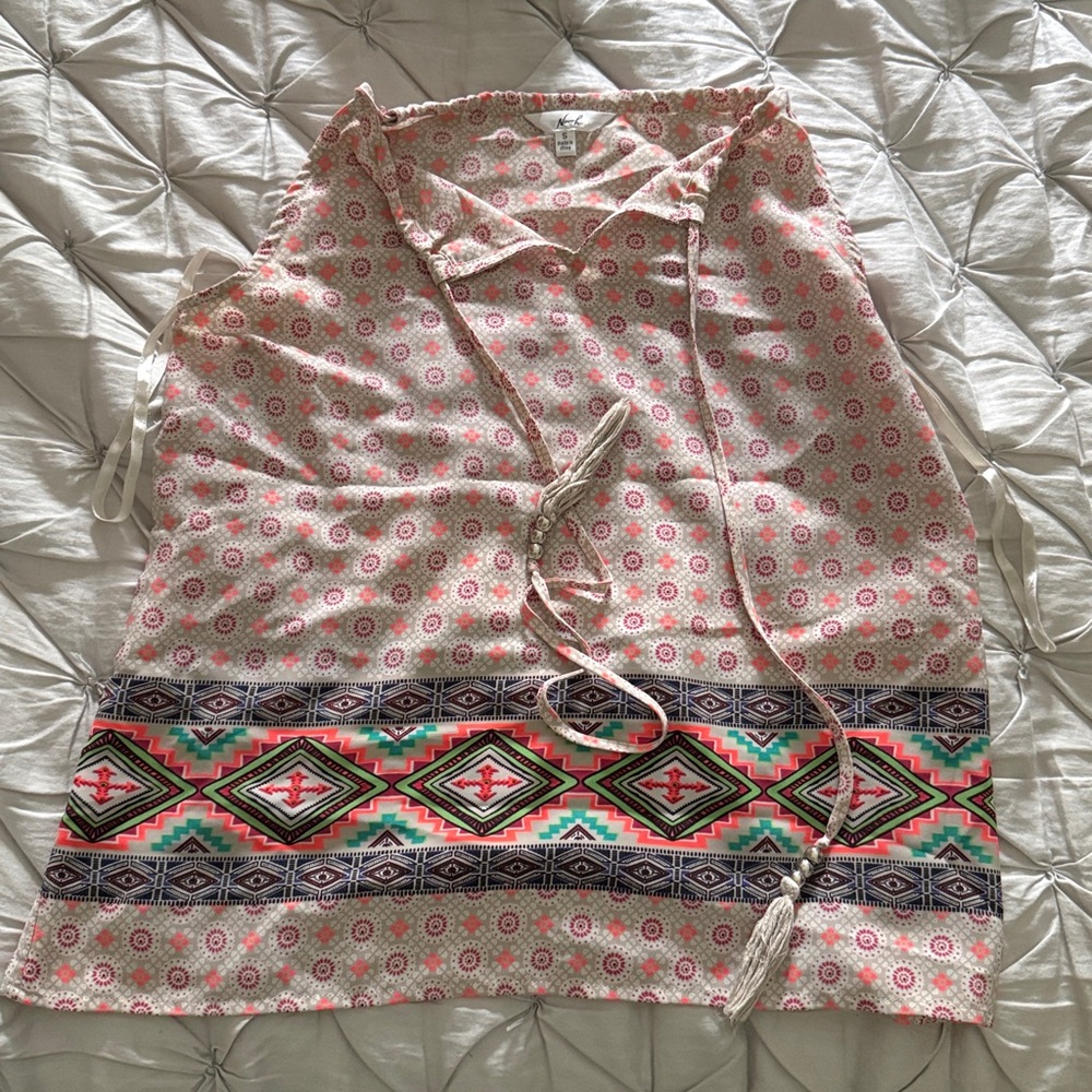 Geometric Patterned Wrap Top